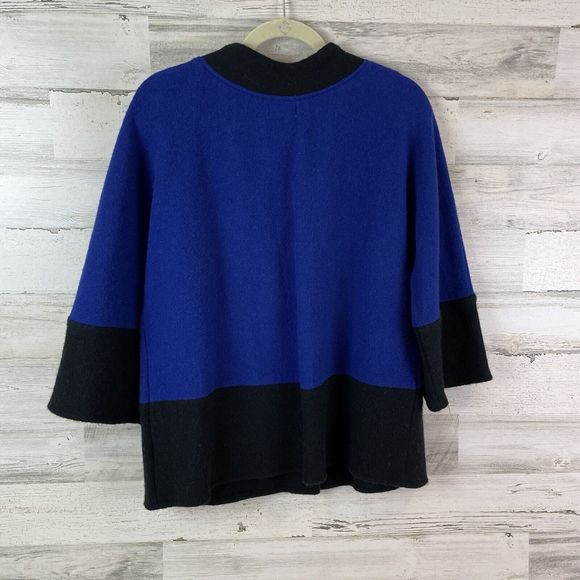 Women's Blue and Black Sweater - Picture 8 of 10